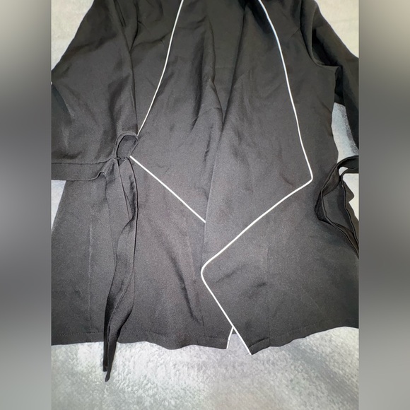 (B1) SHEIN Black White Piping Open Front 3/4 Tie Sleeve Blazer Jacket 0XL 12 - Picture 2 of 8